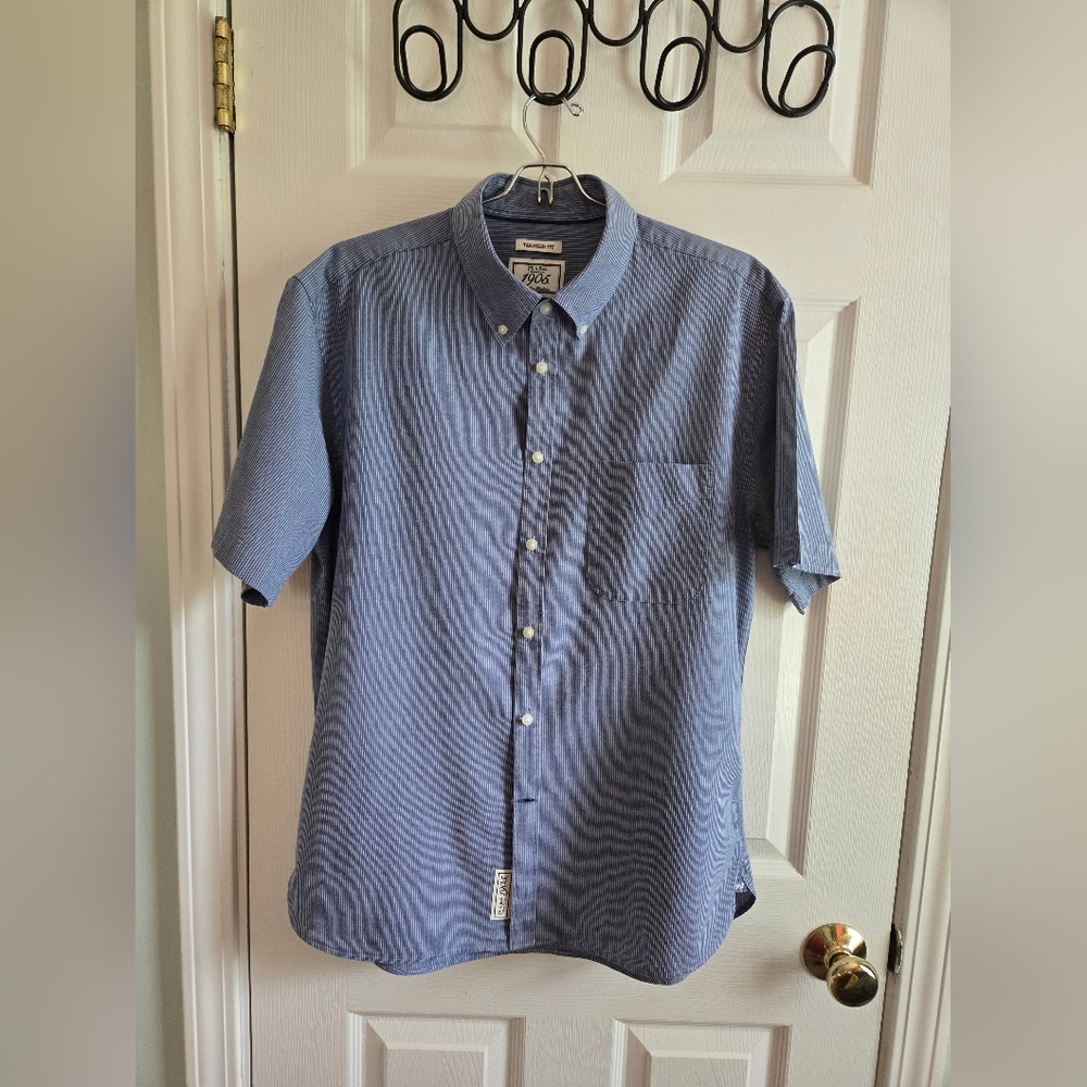 Jos A Banks Mens Shirt. Large.